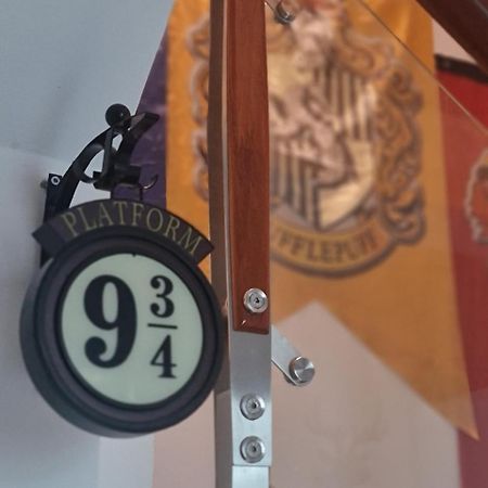 Aparthotel The Hidden Hogwarts - Nearly Bui Vien Walking Street Ho-Chi-Minh-Stadt Exterior foto
