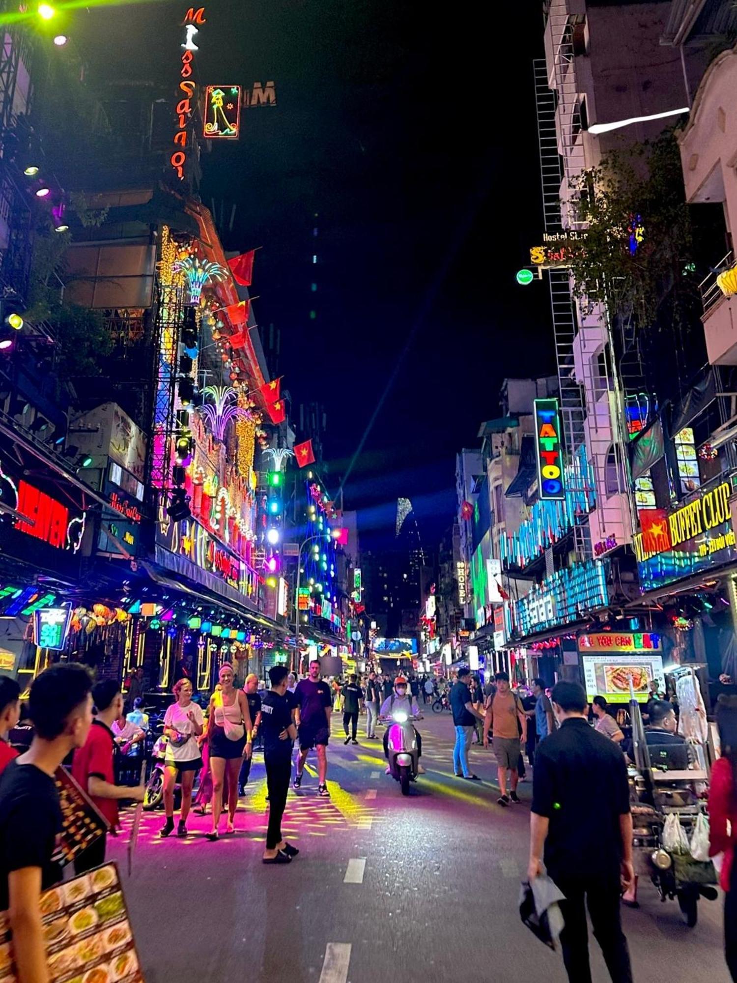 Aparthotel The Hidden Hogwarts - Nearly Bui Vien Walking Street Ho-Chi-Minh-Stadt Exterior foto