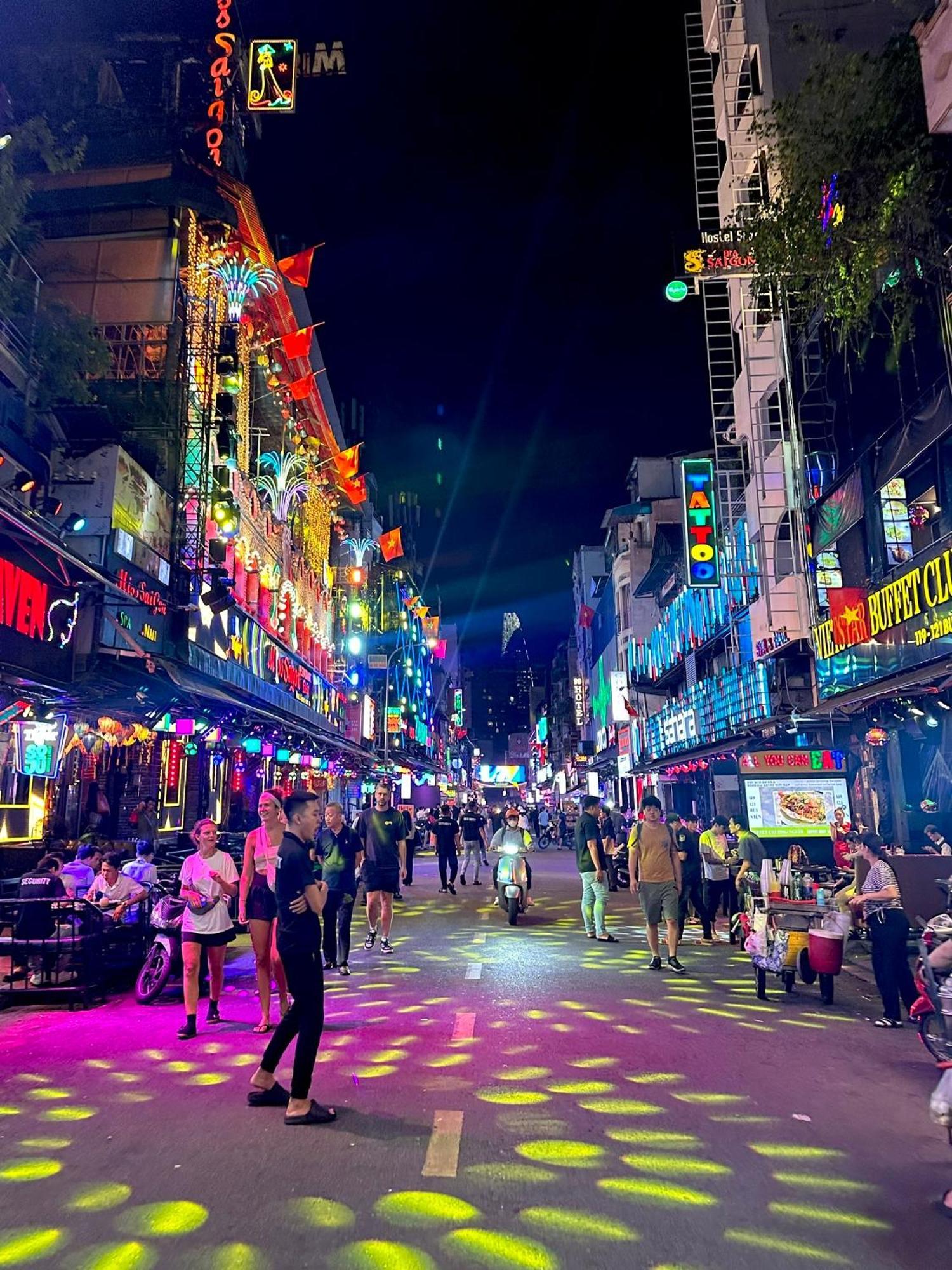Aparthotel The Hidden Hogwarts - Nearly Bui Vien Walking Street Ho-Chi-Minh-Stadt Exterior foto
